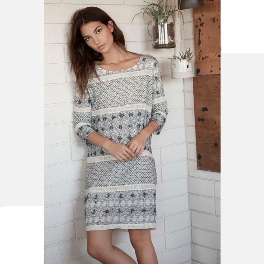 Velvet‎ By Graham & Spencer Embroidered Shift Dress, Size Medium, Blue & White